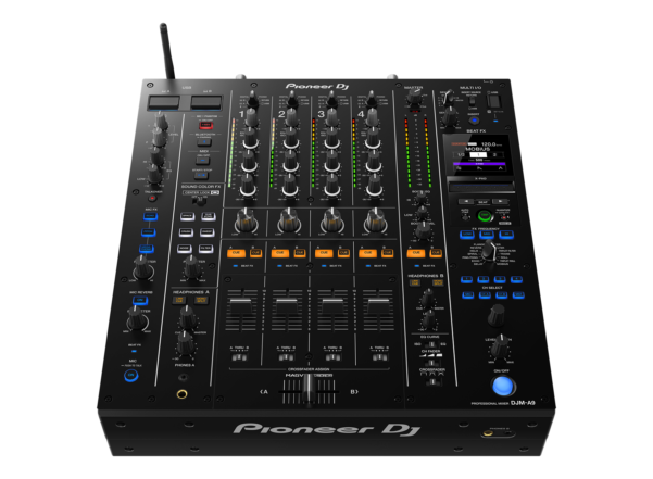 Der 4-Kanal-Mixer-DJM-A9 setzt neue Maßstäbe für Club-Standard-Mixer und bietet im Vergleich zu seinem Vorgänger, dem DJM-900NXS2, enorme Verbesserungen. Er bietet ein unglaublich klaren Klang in bester Qualität, verbesserte Spielbarkeit und Konnektivität sowie eine Vielzahl neuer Funktionen, mit denen du deine Performances auf ein neues Niveau bringen kannst. Der DJM-A9 eignet sich jetzt auch besser als Musikinstrument für emotionalere und dynamischere Darbietungen, wobei die Funktionen und das Layout – beides längst Club-Standard – beibehalten wurden.