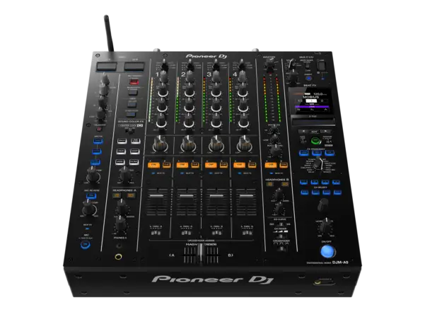 Der 4-Kanal-Mixer-DJM-A9 setzt neue Maßstäbe für Club-Standard-Mixer und bietet im Vergleich zu seinem Vorgänger, dem DJM-900NXS2, enorme Verbesserungen. Er bietet ein unglaublich klaren Klang in bester Qualität, verbesserte Spielbarkeit und Konnektivität sowie eine Vielzahl neuer Funktionen, mit denen du deine Performances auf ein neues Niveau bringen kannst. Der DJM-A9 eignet sich jetzt auch besser als Musikinstrument für emotionalere und dynamischere Darbietungen, wobei die Funktionen und das Layout – beides längst Club-Standard – beibehalten wurden.