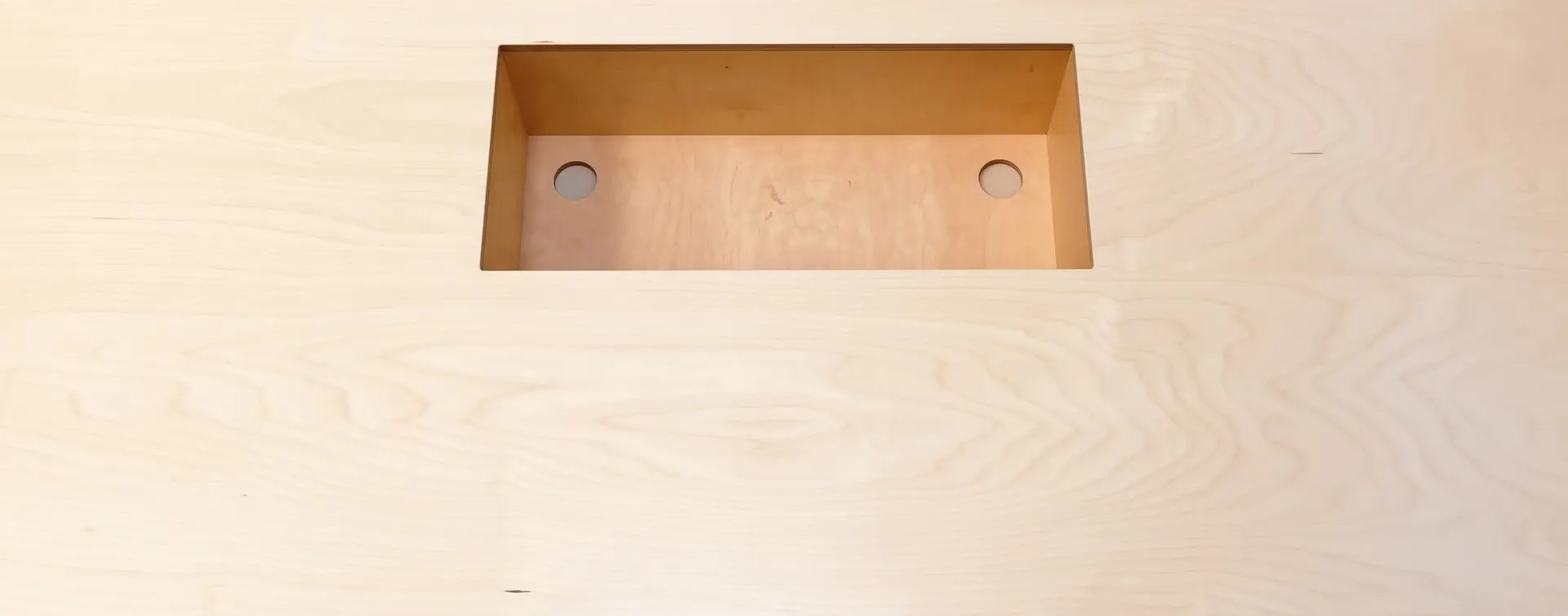 Bütec Tisch TFT Box